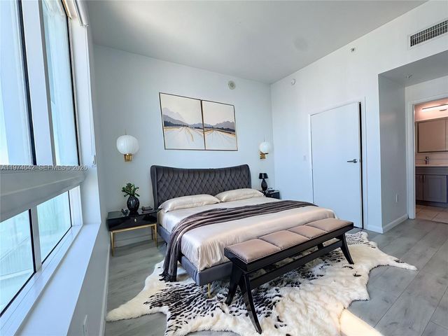 1900 N Bayshore Dr 4112, Miami, FL 33132