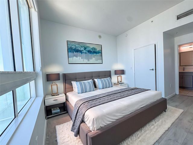 1900 N Bayshore Dr 4112, Miami, FL 33132