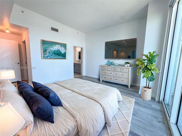 1900 N Bayshore Dr 4112, Miami, FL 33132