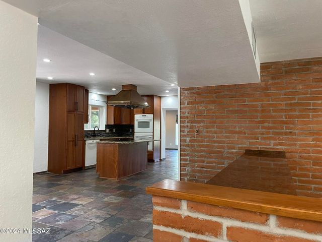 5830 E Cll Del Ciervo, Tucson, AZ 85750