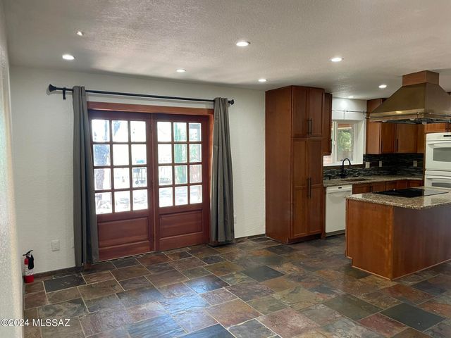 5830 E Cll Del Ciervo, Tucson, AZ 85750