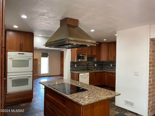 5830 E Cll Del Ciervo, Tucson, AZ 85750