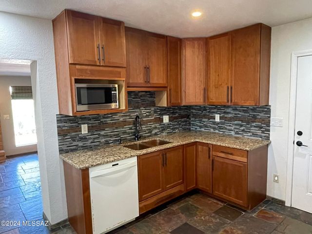 5830 E Cll Del Ciervo, Tucson, AZ 85750