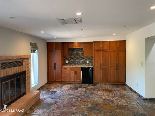 5830 E Cll Del Ciervo, Tucson, AZ 85750