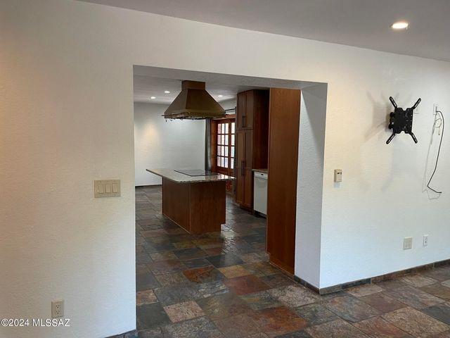 5830 E Cll Del Ciervo, Tucson, AZ 85750