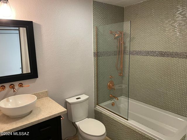 5830 E Cll Del Ciervo, Tucson, AZ 85750
