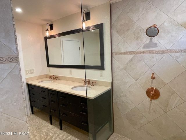 5830 E Cll Del Ciervo, Tucson, AZ 85750