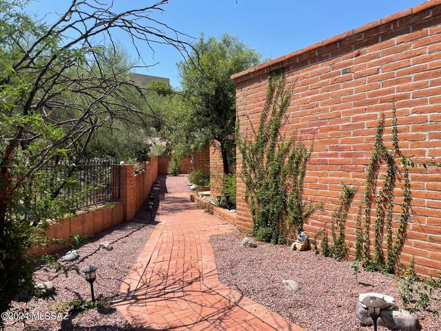 5830 E Cll Del Ciervo, Tucson, AZ 85750