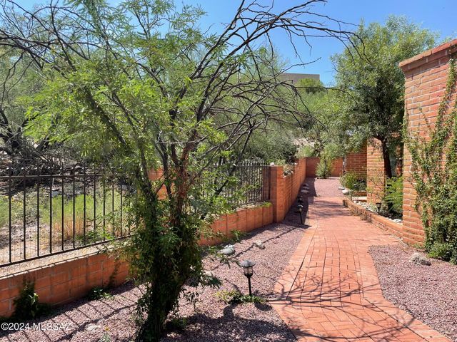 5830 E Cll Del Ciervo, Tucson, AZ 85750
