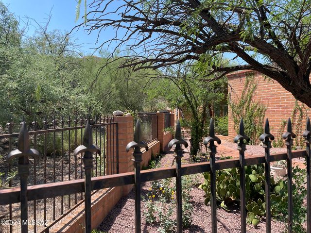 5830 E Cll Del Ciervo, Tucson, AZ 85750