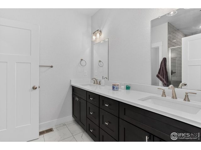 2402 49th Ave Ct 27, Greeley, CO 80634