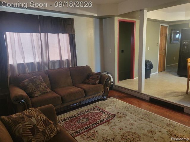 8424 Antwerp Drive, Sterling Heights, MI 48313