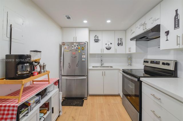 3071 NW 47th Ter 227, Lauderdale Lakes, FL 33313