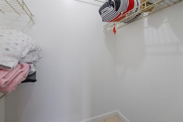 3071 NW 47th Ter 227, Lauderdale Lakes, FL 33313