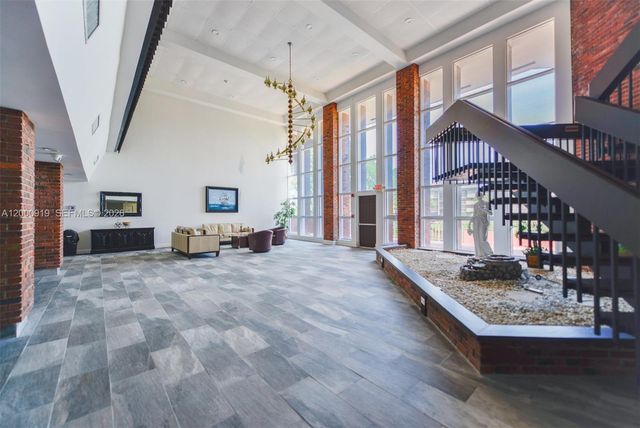 3071 NW 47th Ter 227, Lauderdale Lakes, FL 33313