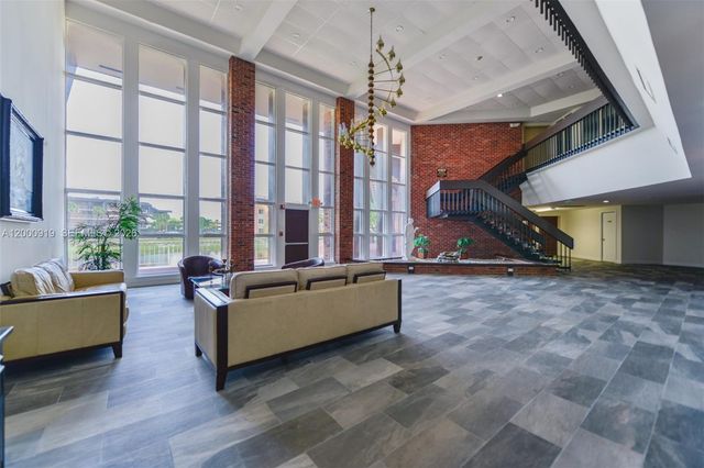 3071 NW 47th Ter 227, Lauderdale Lakes, FL 33313