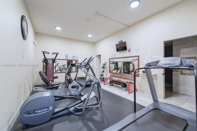 3071 NW 47th Ter 227, Lauderdale Lakes, FL 33313