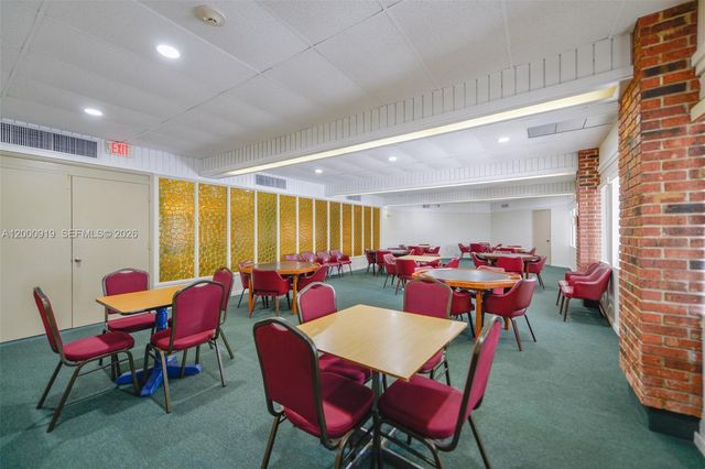 3071 NW 47th Ter 227, Lauderdale Lakes, FL 33313