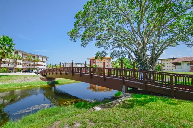 3071 NW 47th Ter 227, Lauderdale Lakes, FL 33313