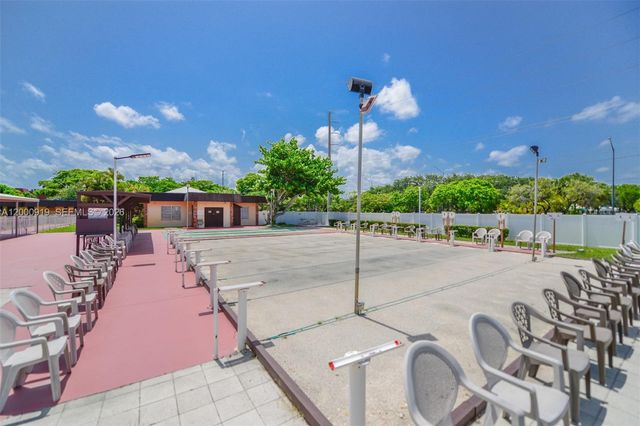 3071 NW 47th Ter 227, Lauderdale Lakes, FL 33313