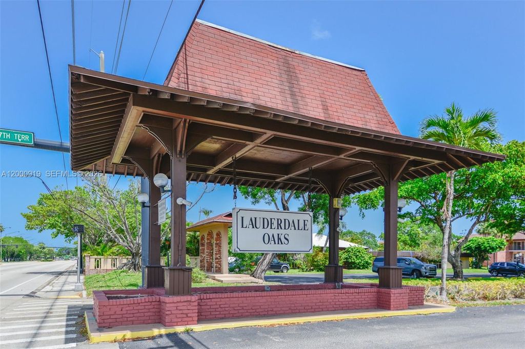 3071 NW 47th Ter 227, Lauderdale Lakes, FL 33313