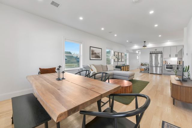 17 Akron St 2, Boston, MA 02119