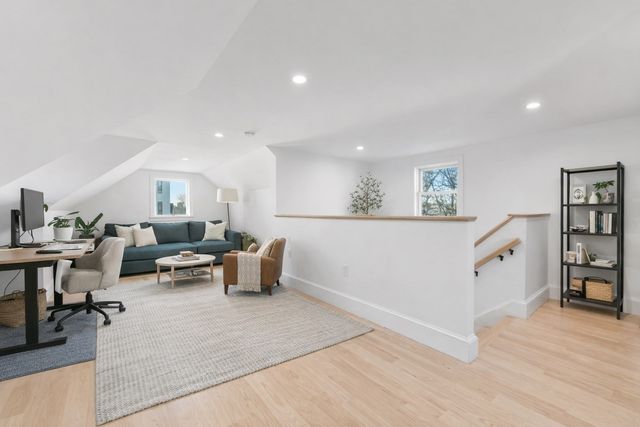 17 Akron St 2, Boston, MA 02119