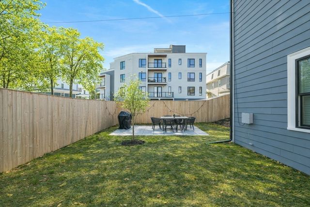 17 Akron St 2, Boston, MA 02119