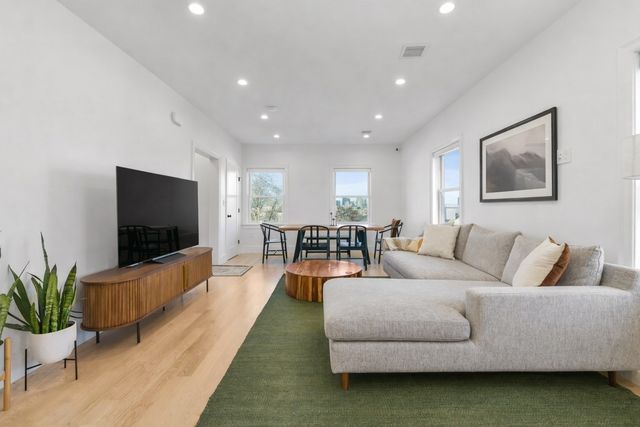 17 Akron St 2, Boston, MA 02119