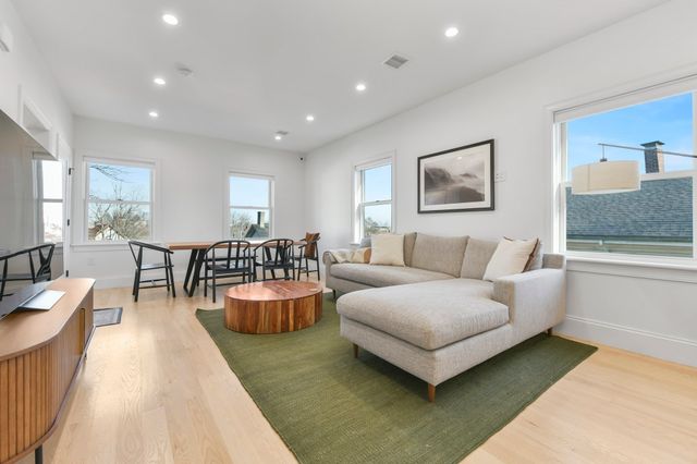 17 Akron St 2, Boston, MA 02119