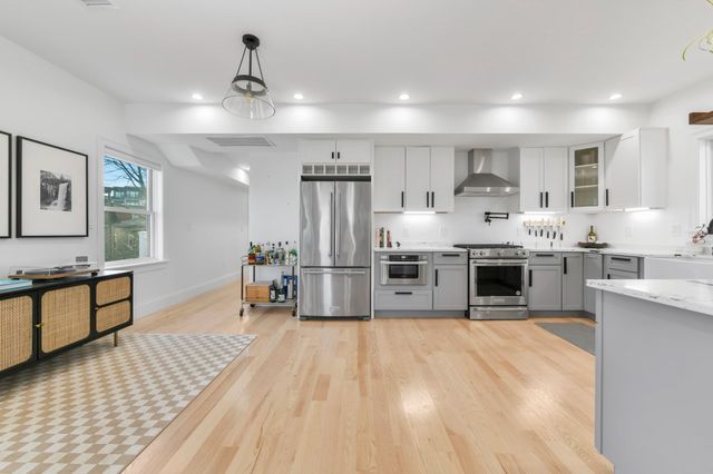 17 Akron St 2, Boston, MA 02119