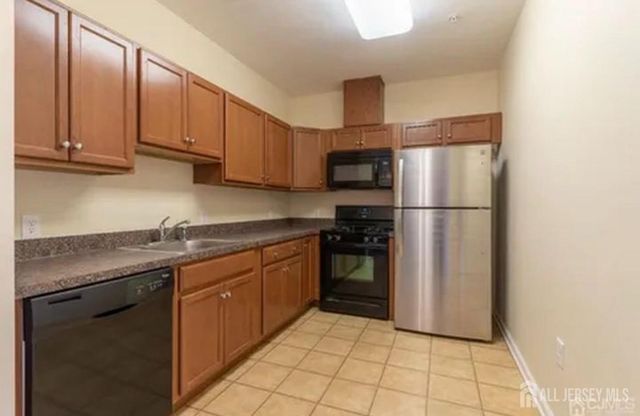 534 Doral Court, Piscataway, NJ 08854