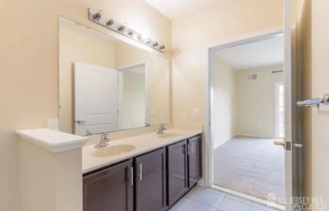 534 Doral Court, Piscataway, NJ 08854