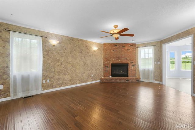 26 Hickory Point, Moro, IL 62067