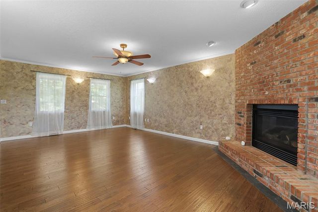 26 Hickory Point, Moro, IL 62067
