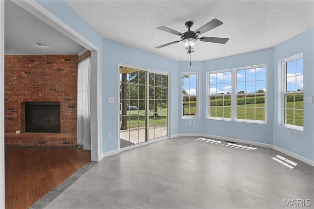 26 Hickory Point, Moro, IL 62067