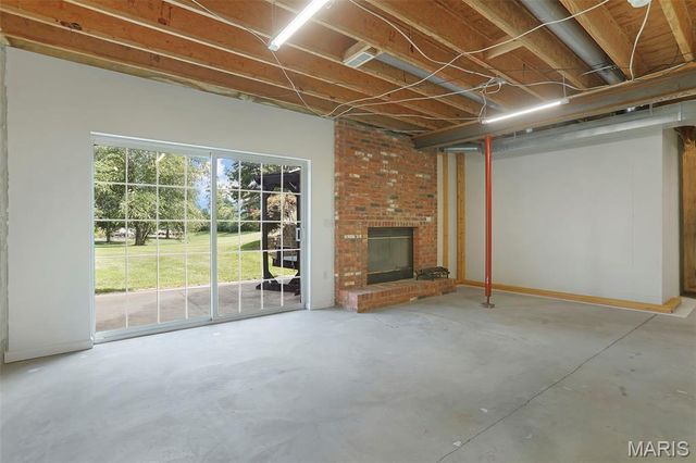 26 Hickory Point, Moro, IL 62067