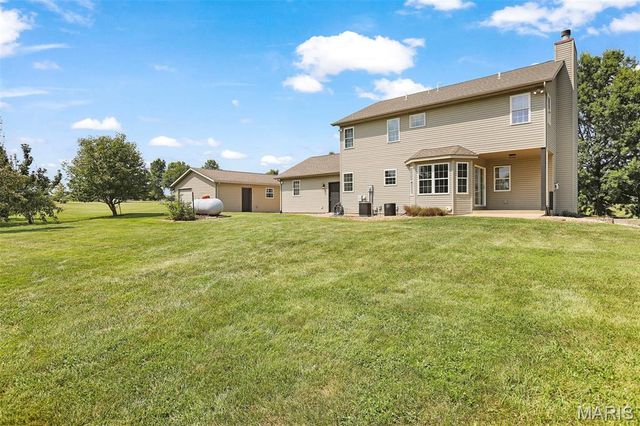 26 Hickory Point, Moro, IL 62067