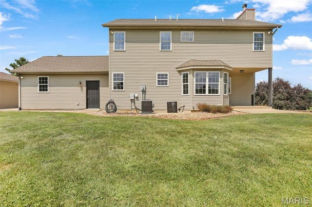 26 Hickory Point, Moro, IL 62067