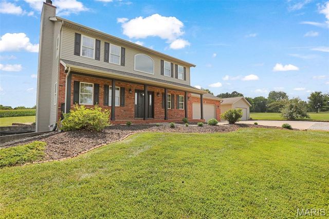 26 Hickory Point, Moro, IL 62067