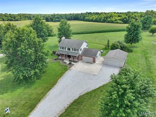 26 Hickory Point, Moro, IL 62067