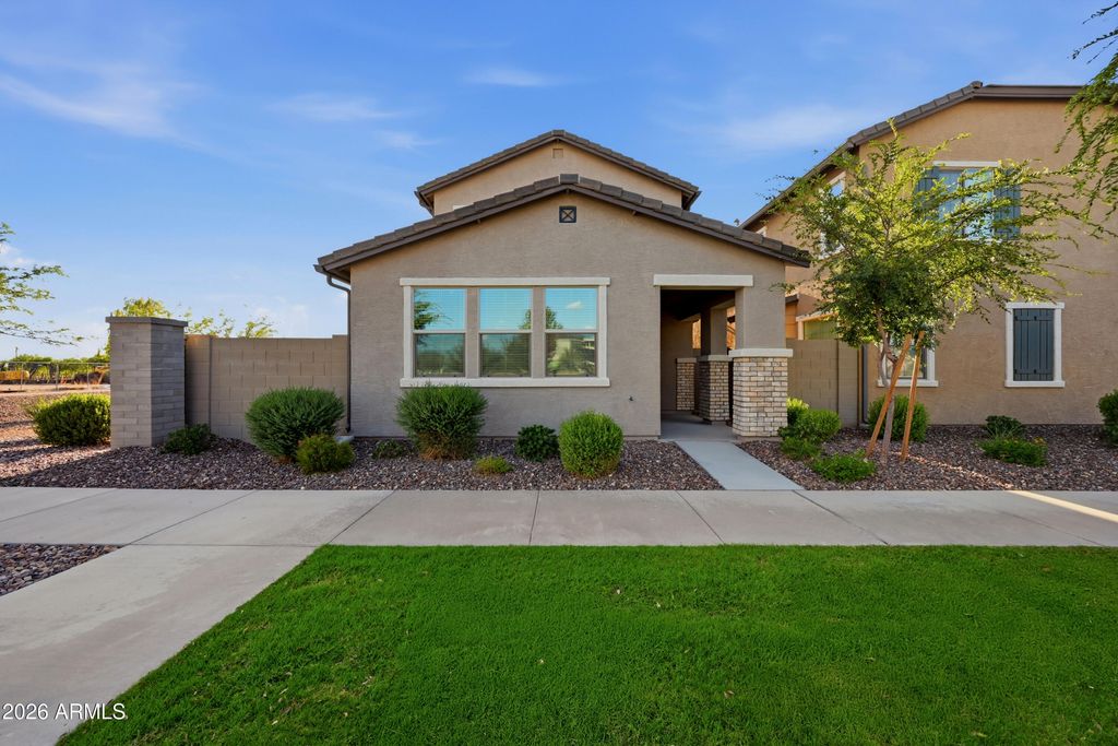 1311 W SPARROW Drive, San Tan Valley, AZ 85140 — exterior