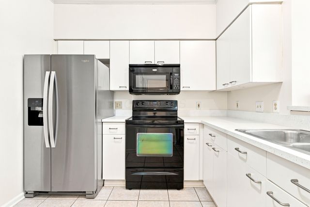 22 W Russell Street, Columbus, OH 43215