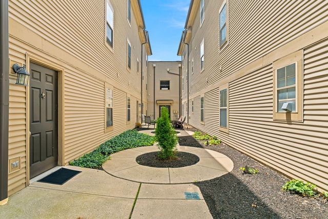 22 W Russell Street, Columbus, OH 43215