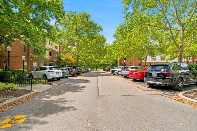 22 W Russell Street, Columbus, OH 43215