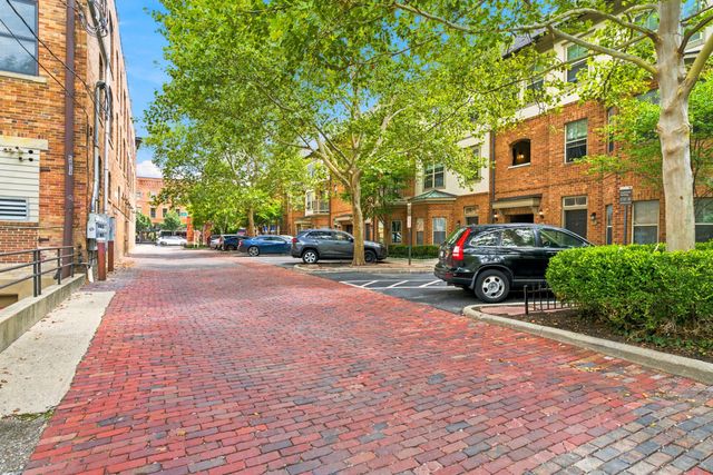 22 W Russell Street, Columbus, OH 43215