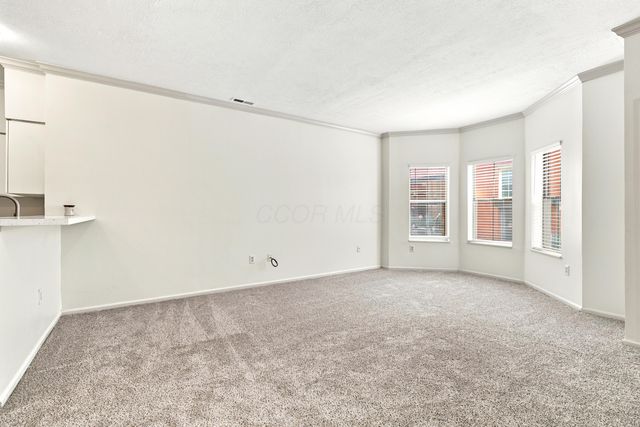 22 W Russell Street, Columbus, OH 43215