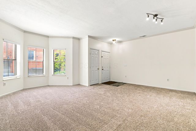 22 W Russell Street, Columbus, OH 43215