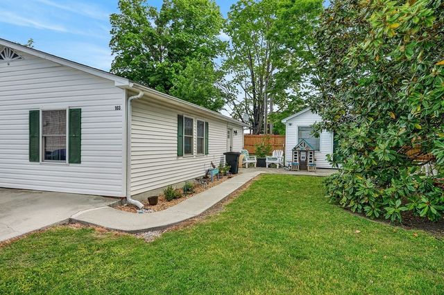 105 Roberts St, Livingston, TN 38570