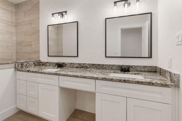 12 Meadow Oak CT, Wimberley, TX 78676